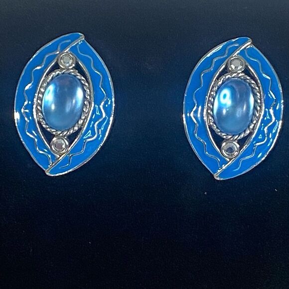 Vintage 90s Oval Shaped Pierced Earrings Blue and Silver - Picture 6 of 6